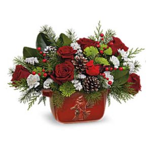 Teleflora's Classic Cardinal Centerpiece
